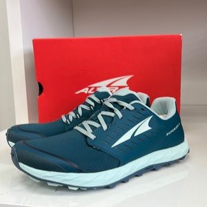 Altra Womens Superior 5